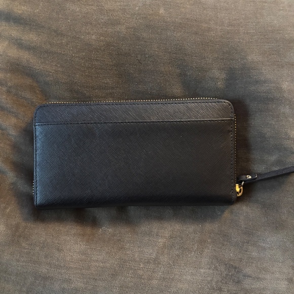 Kate Spade ♠️ Wallet - Picture 2 of 7